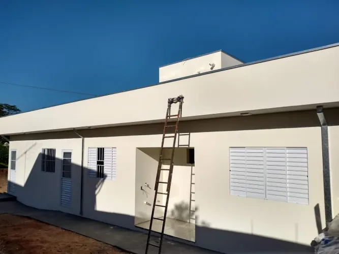 Alugo casa em Agudos