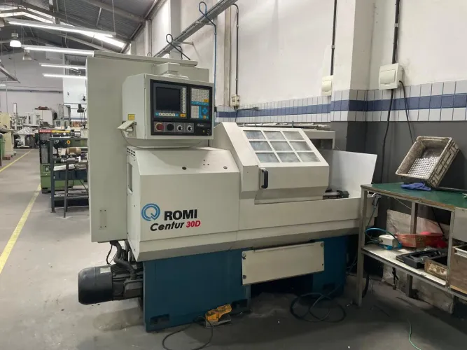 TORNO CNC ROMI CENTUR 30D