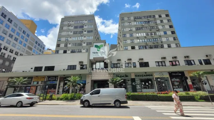 Loja para aluguel no Shopping Trindade próximo à UFSC Florianópolis com 31m²