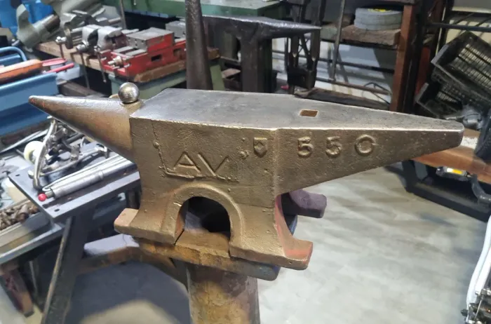 Bigorna 30 kg av