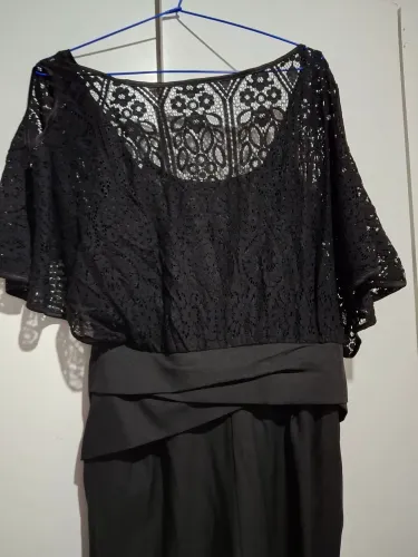 Macacão Feminino Elegante Preto - Detalhe Renda e Cintura Transpassada