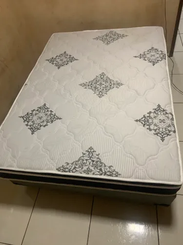 Cama c colchão zero