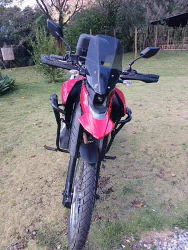 Lander 250 2025 Conect Único dono na garantia todas as revisões feitas na Yamaha.