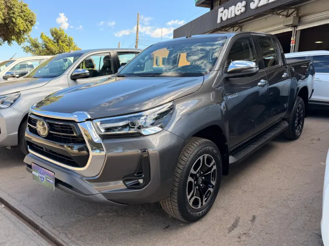 Toyota Hilux CD SRX 4X4 2.8 TDI 16V Diesel Aut. 2023