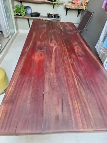 mesa de madeira maciça
