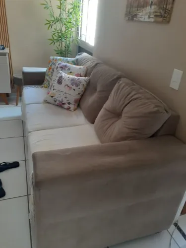 Sofá em bom estado de conservação