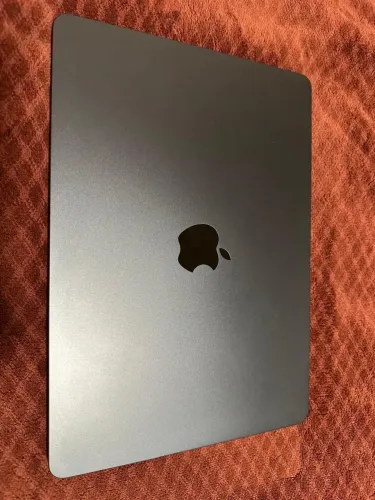 MacBook Air M2 midnight 13?6