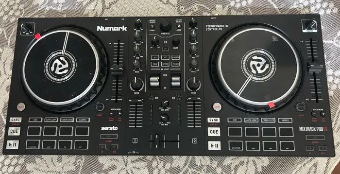 CONTROLADORA DJ NUMARK PRO FX