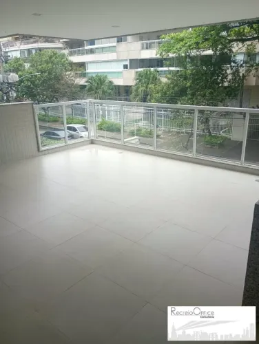 Apartamento com 3 quartos para alugar em Recreio dos Bandeirantes