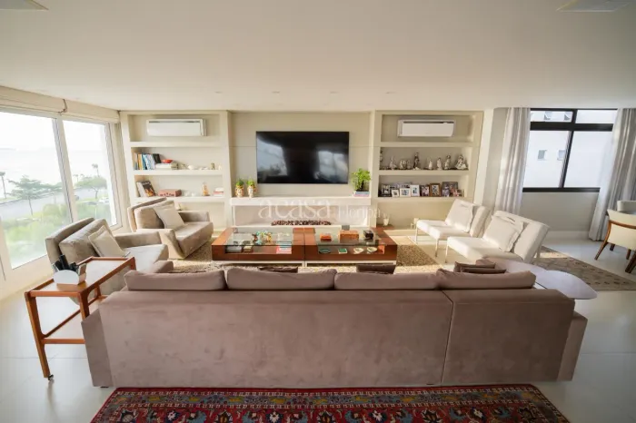Apartamento 3 suítes na Beira Mar de Florianópolis