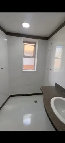 Decoração e acabamentos banheiros, cozinha e pisos.