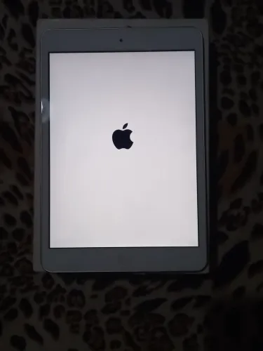 iPad Mini 2 32GB Prata Retina - Caixa e Carregador - Bem conservado