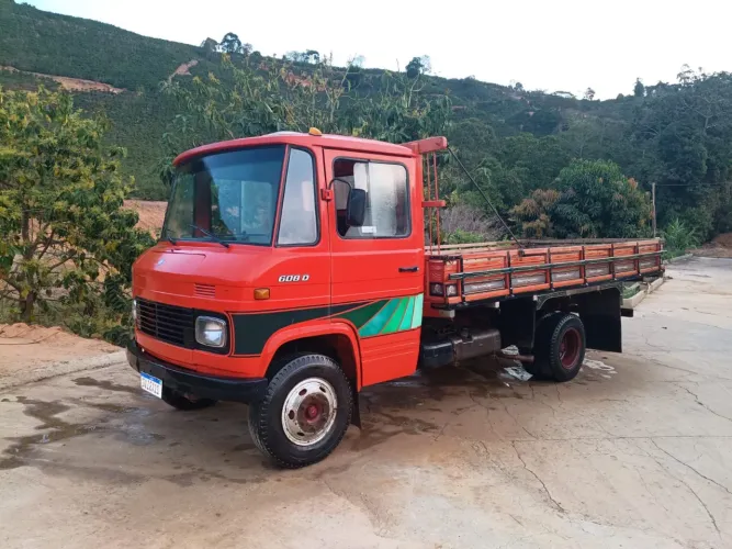 Caminhão Mercedes 608, Em Ótimo Estado de Conservação