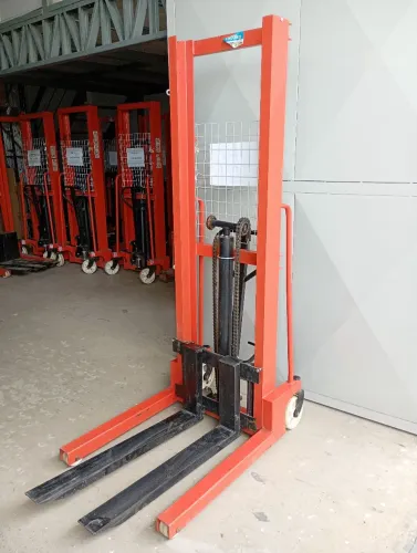 Empilhadeira Manual 1500kg