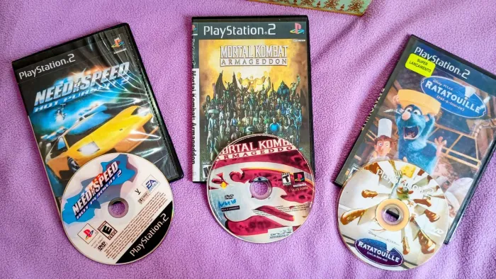 Três jogos de PS2 Mortal Kombat,e mais dois