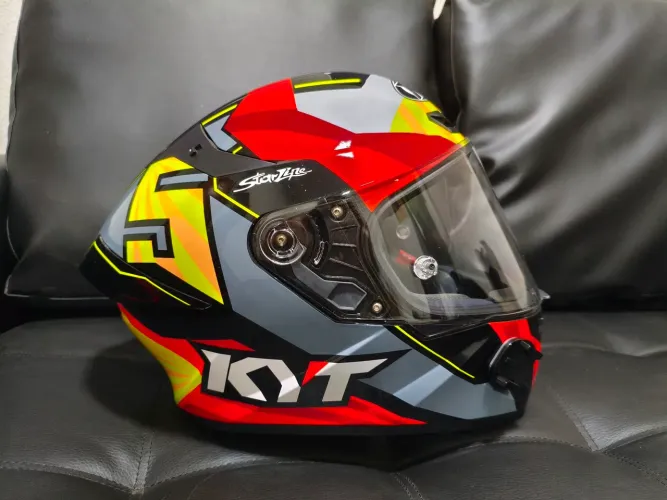 Capacete KYT