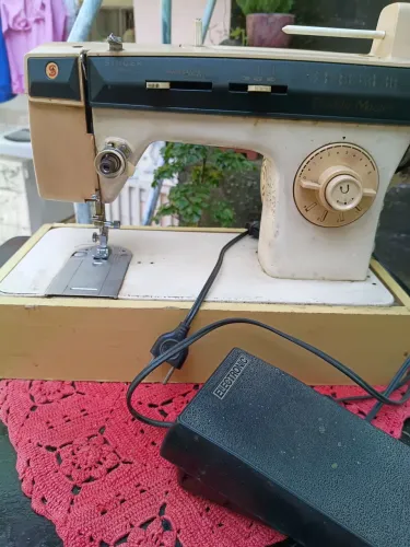 maquina reta domestica singer