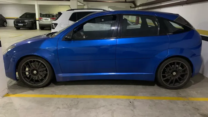 Ford Focus 1.8 16V 5P 2001