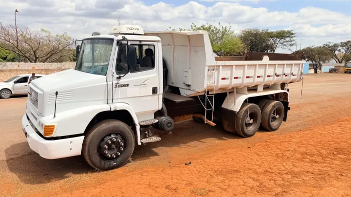 Mb 1620 caçamba truck 2004/2004