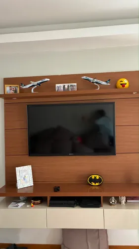 Painel para TV Sala em Madeira MDF com Prateleira e Gaveteiros