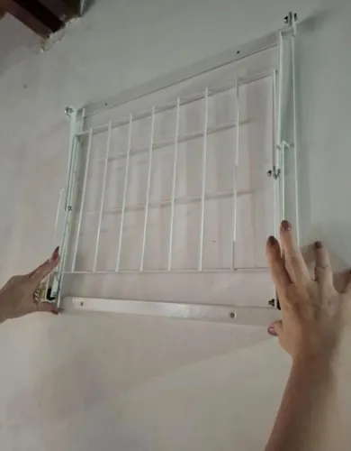 Lixeira com sistema retrátil 