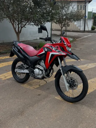 VENDO XRE 300 2023 !LOGO!