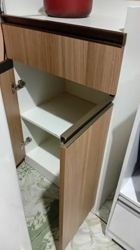 Cômoda com gaveta