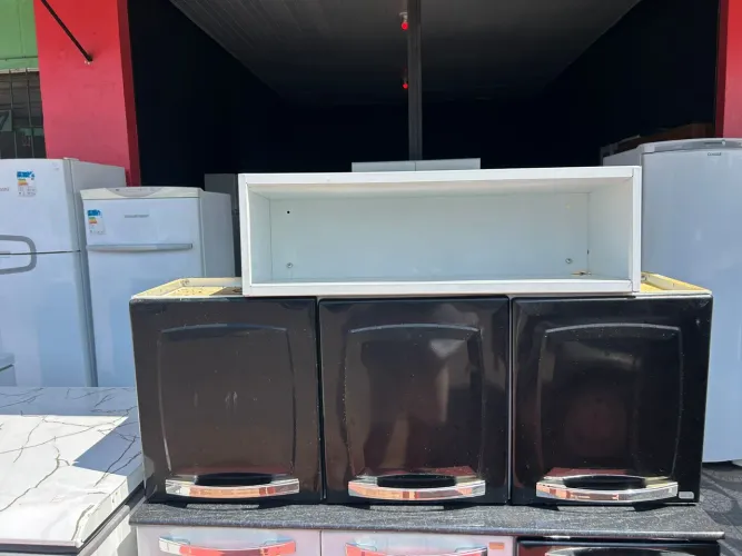Armário 3 portas e porta xícara<br>Valor 390