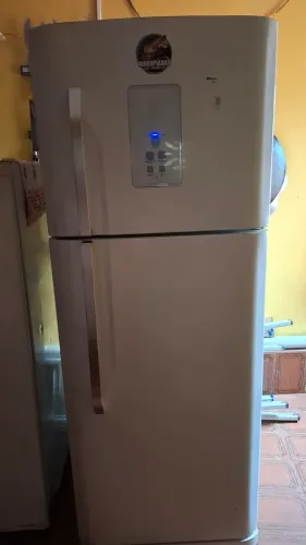 Geladeira electrolux