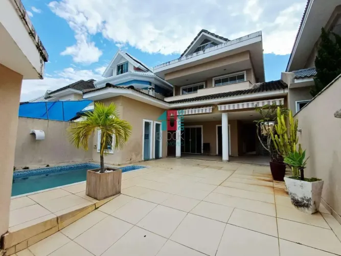 Recreio dos Bandeirantes | Casa de Condomínio 5 quartos, sendo 5 suites