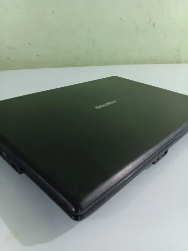 Vende - se Notebook Positivo