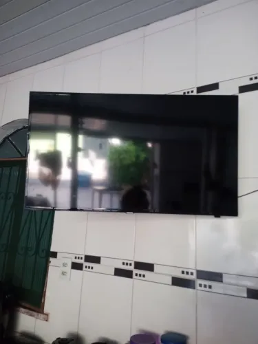 TV Samsung 43" com defeito