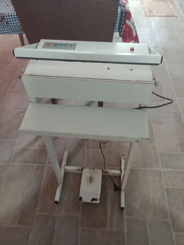 Vendo máquina de soldar sacos plásticos marca Bley 