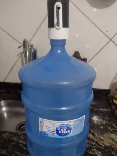 Vendo galão mais bomba elétrica