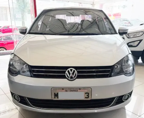 Volkswagen Polo Sed. Comfort. 1.6 MI Tot. Flex 8V 2013