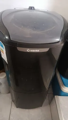 Vende-se um tanquinho semi novo 350 ele é de 10kg