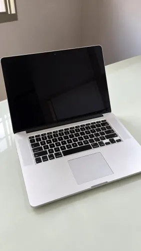 MACBOOK PRO 15?