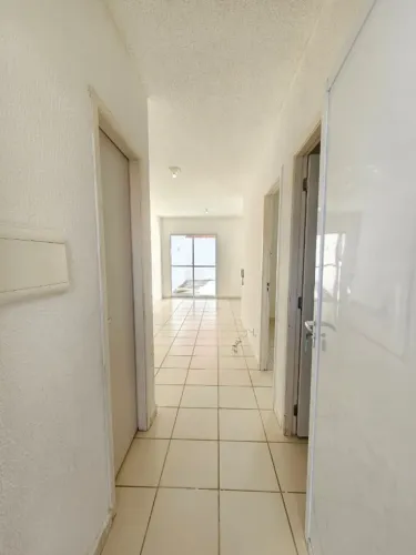 Casa 2/4 com ar condicionado no Condomínio Moradas Club Azaleias, bairro Sim