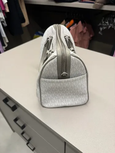 Bolsa baú Michael Kors