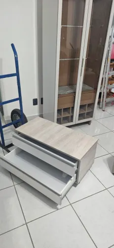 Vendo Comoda com 2 gaveteiros bem nova.. Preco de oportunidade
