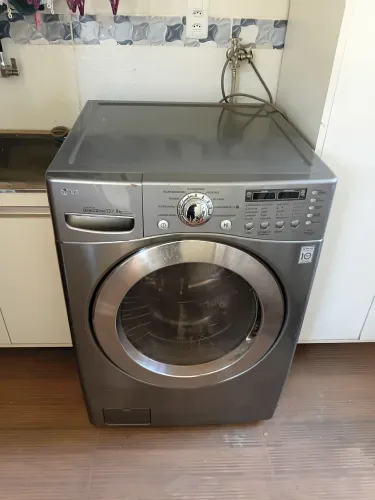 Lavadora/Secadora 8k LG ótima 