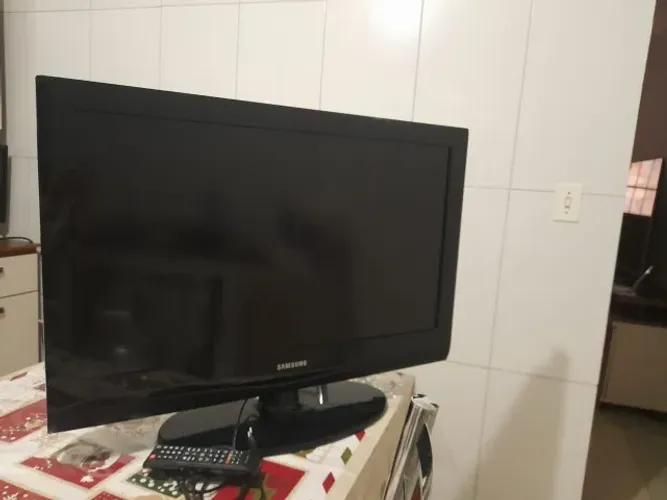 TV Samsung 32 polegadas (não é smart)