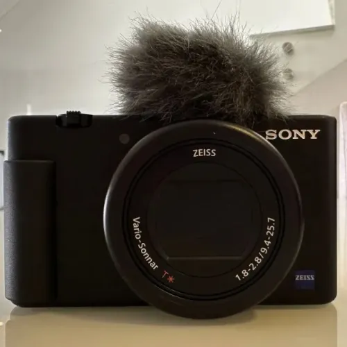 SONY ZV-1 CÂMERA 4K VLOG 20MP 24-70MM F1.8-2.8 RX100 VII CANON G7X III ZV1
