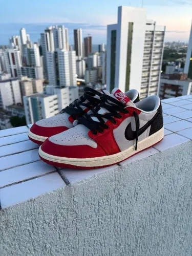 Air Jordan 1 Low Trophy Room Away