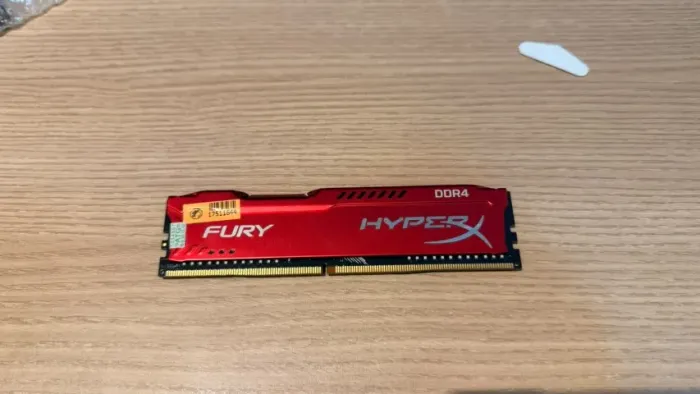 Memória HyperX Fury, 8GB, 2400MHz, DDR4, CL15, Vermelho