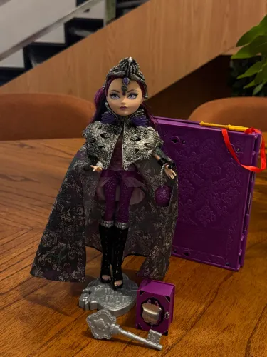 Ever After High Raven Queen Elegancy Day 2013 Mattel