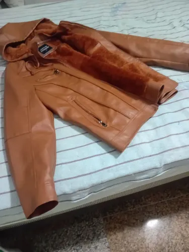 JAQUETA DE COURO SINTÉTICO LINDA