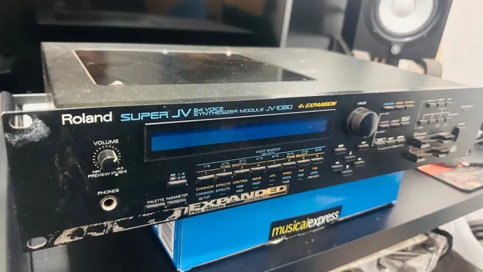 Módulo de Som MIDI Roland JV1080 (XP)