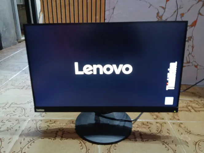 Monitor Lenovo 24 polegadas
