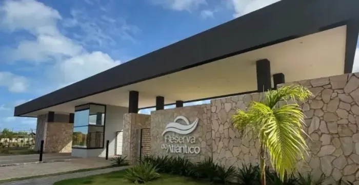 Grande Oportunidade Lote em Cond. Fechado no Francês á 1.5 km da Praia